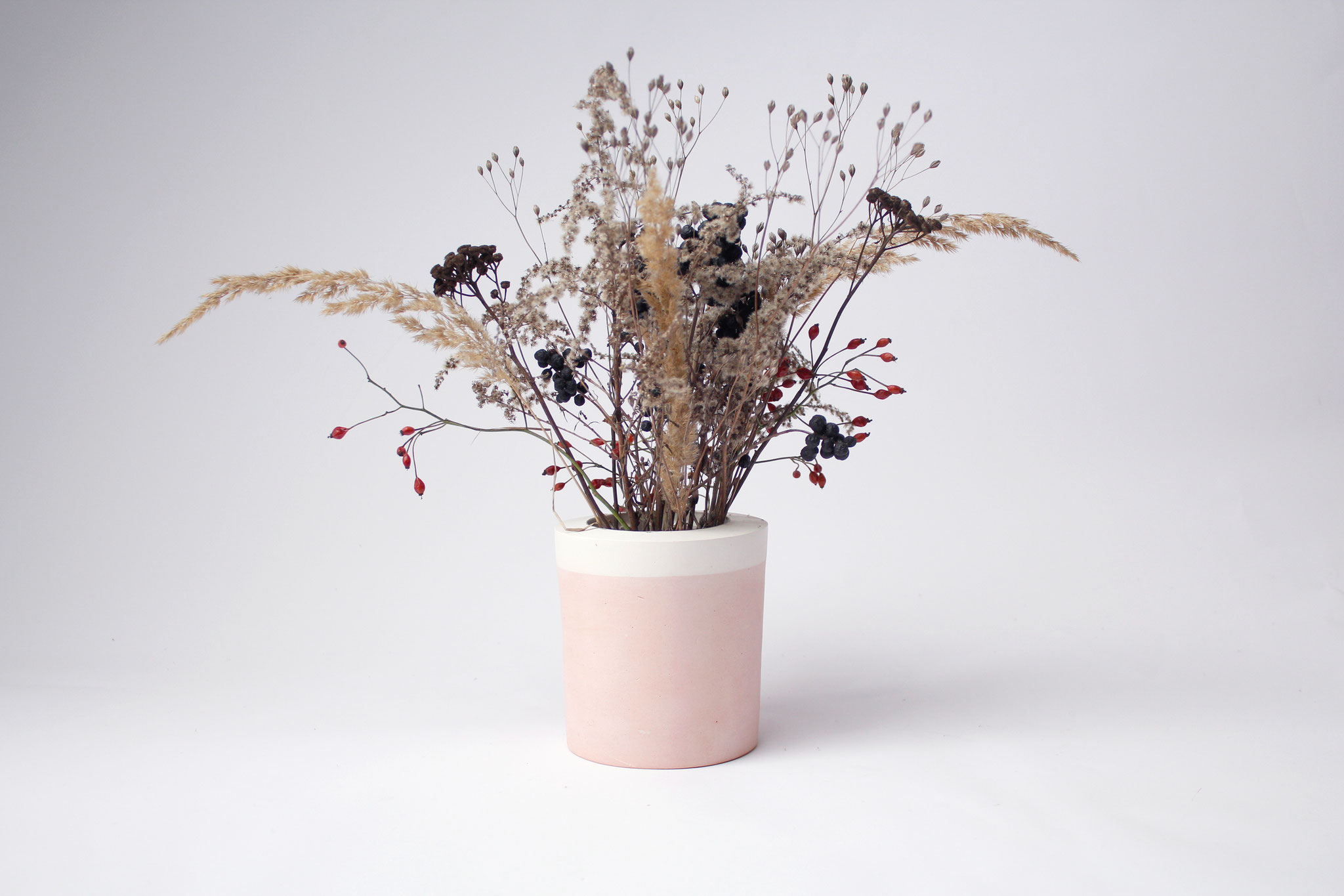 Flowerpot in Rosa von Nina Renth