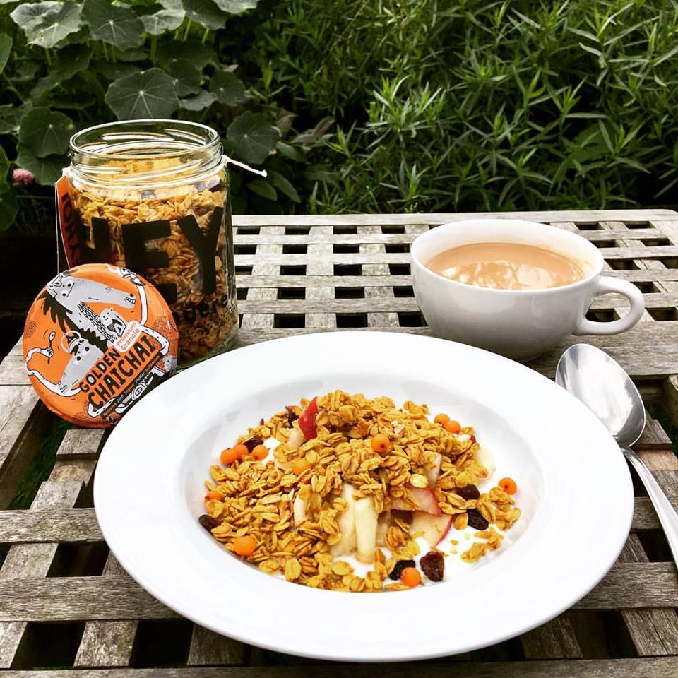 Golden Chai Chai Granola von HeyHo