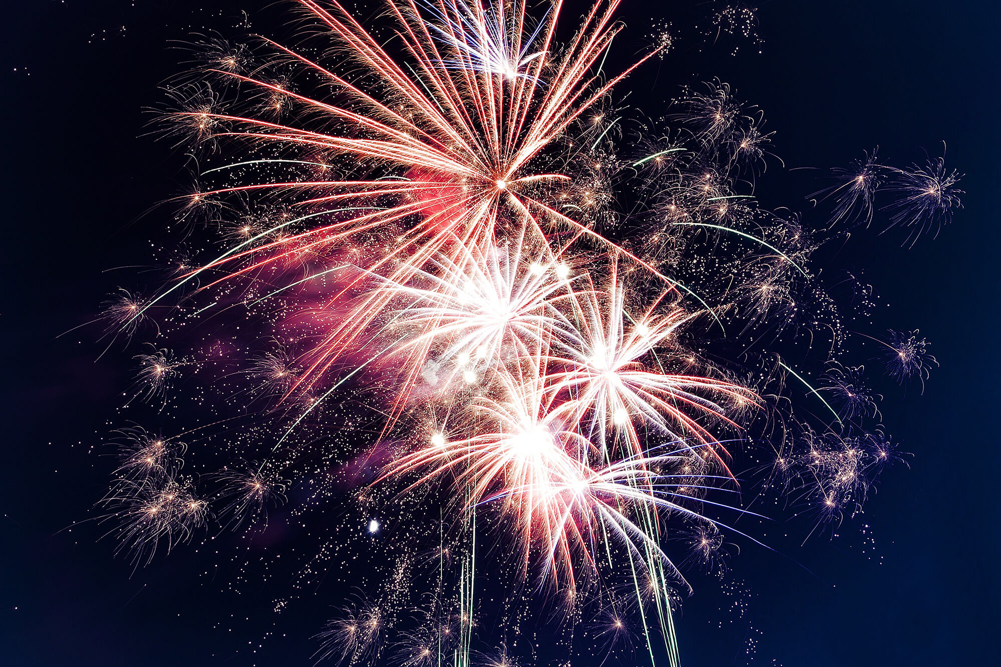 Silvester Feuerwerk © Roven Images on Unsplash