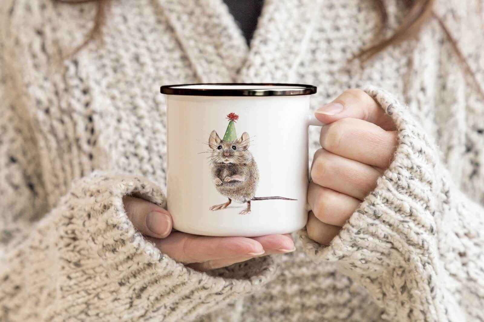 Emailletasse mit Mausprint von Janine Sommer