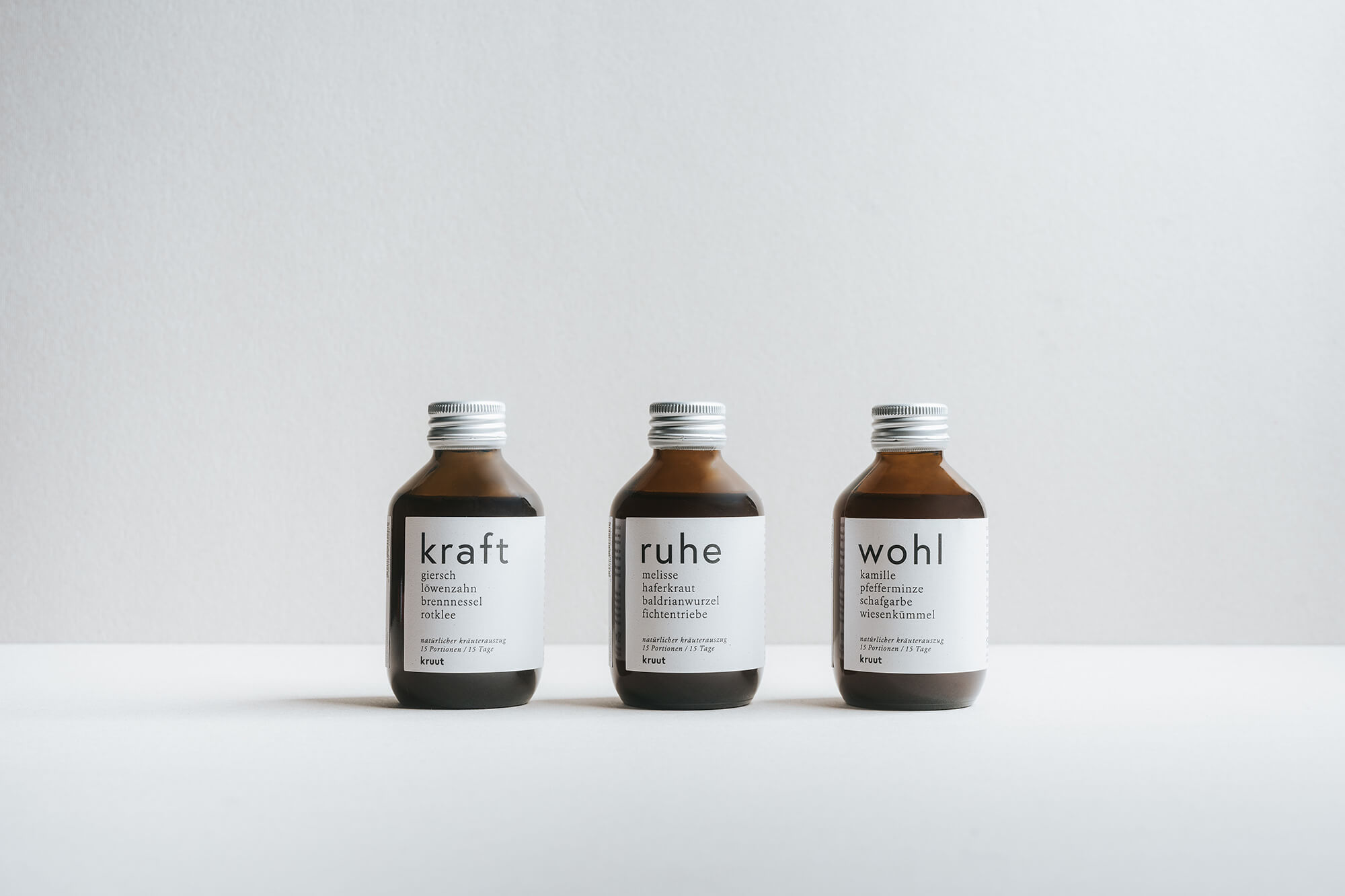 Wildkräuterauszüge / Oxymels Kraft Ruhe Wohl © kruut