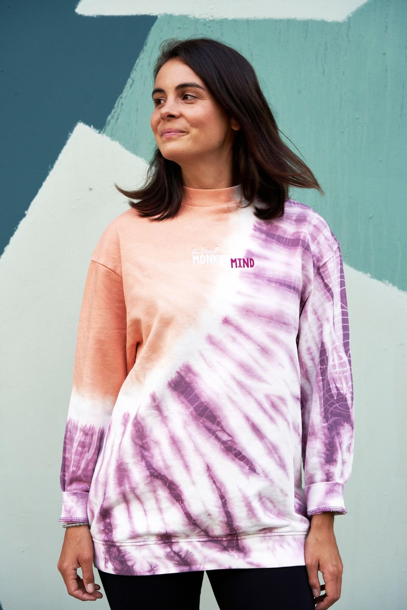 Batik Sweater "be kind monkey mind" von OMlala