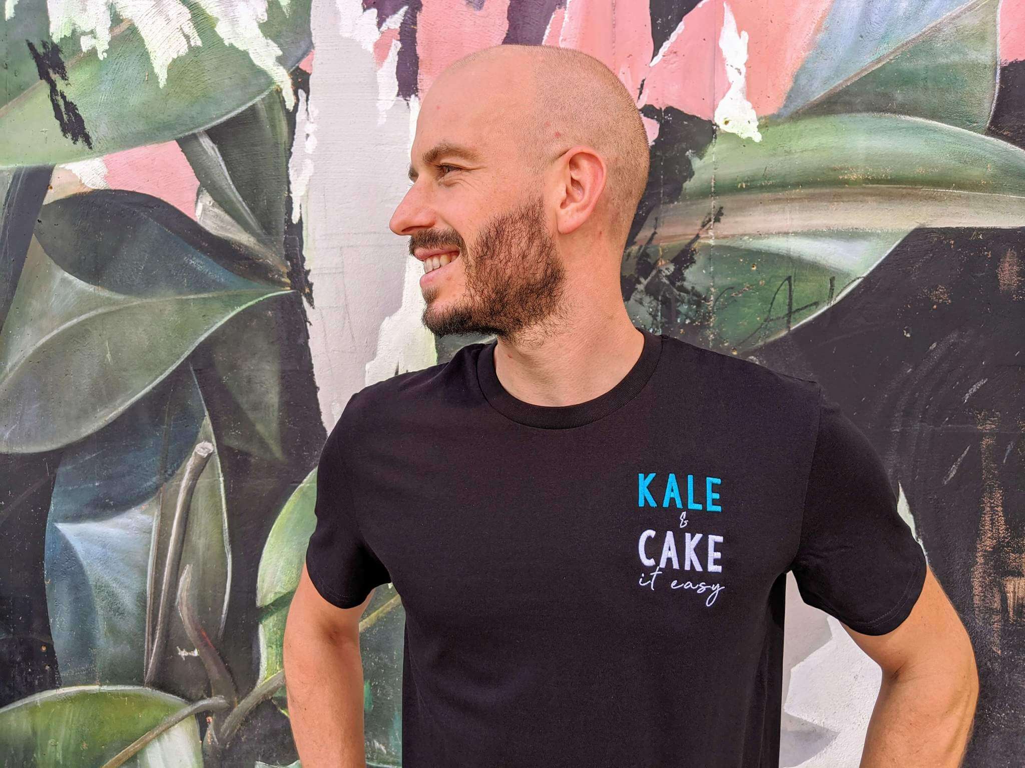 Yoga Shirt "Kale & Cake it easy" von OMlala