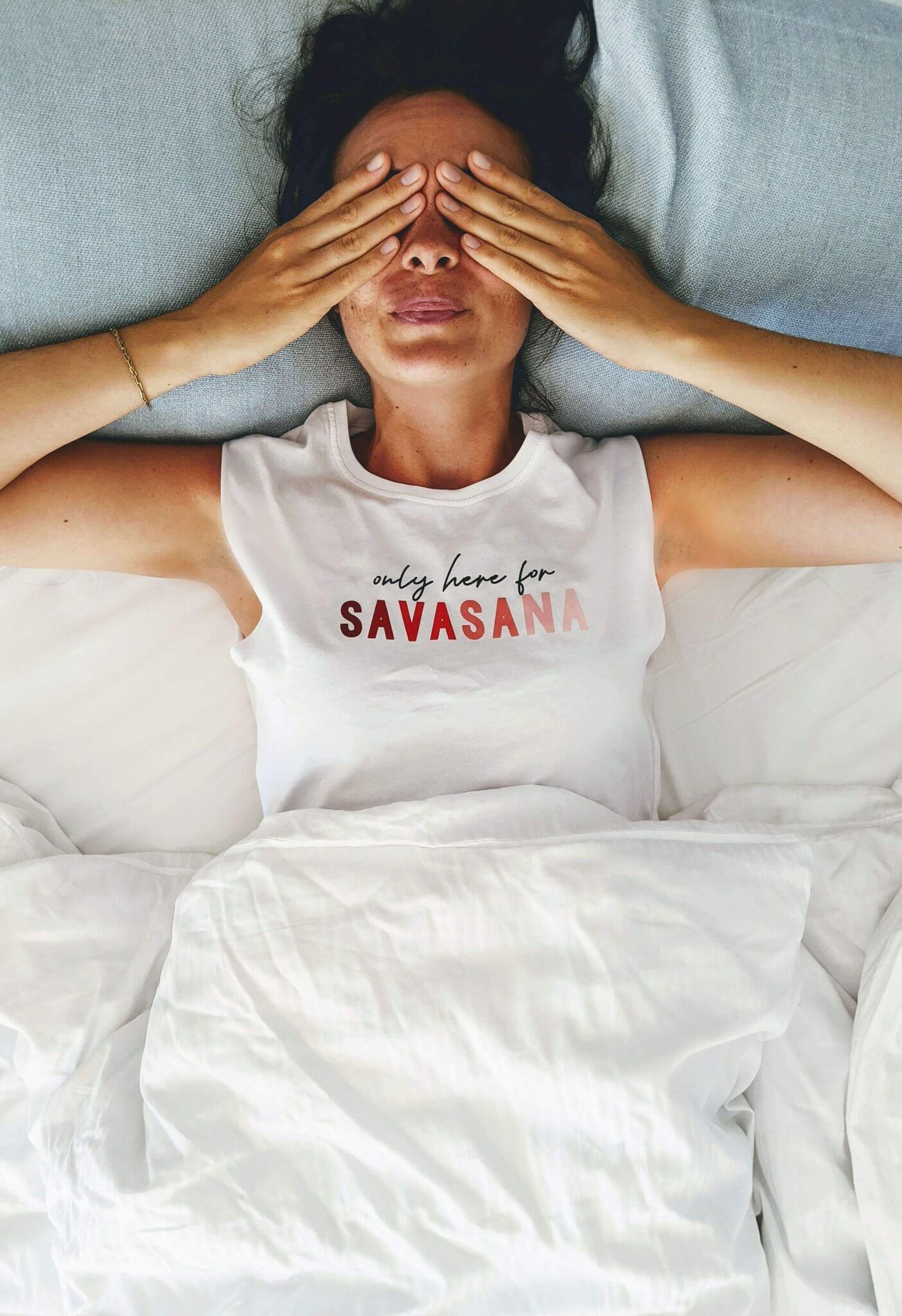 Yoga Shirt "Only here for shavasana" von OMlala