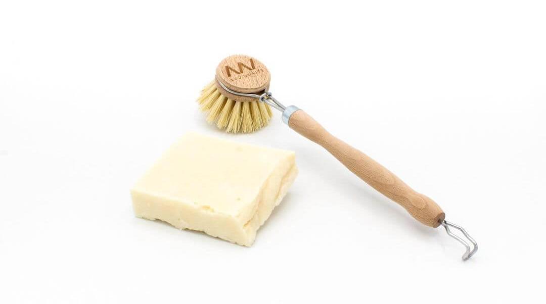 Spülbürste und feste Spülseife von Avoidwaste