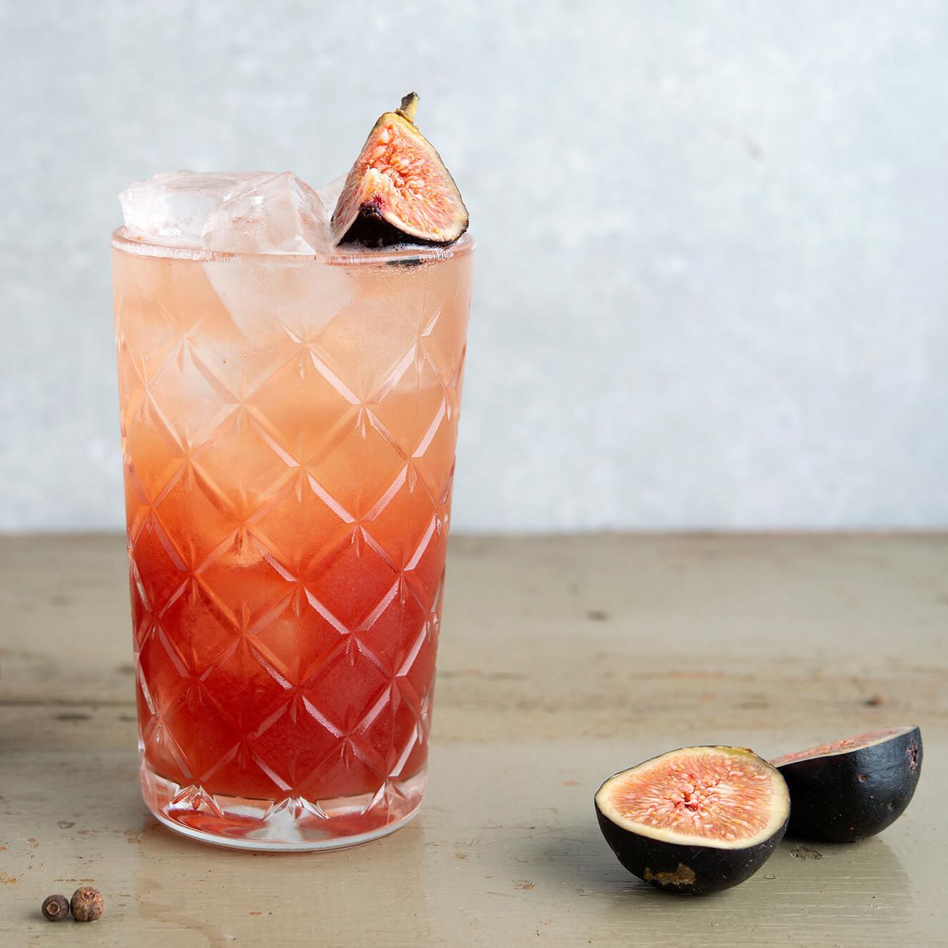 Drink Syndikat - Tribute to Sloe Gin - Fredericks Fizz von Jule Felice Frommelt