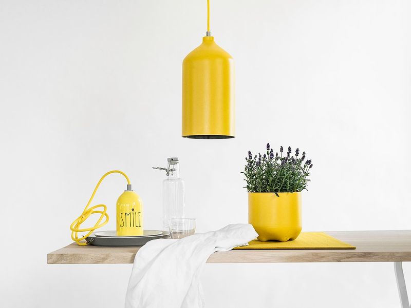 Blumentopf und Lampe © werkvoll by Lena Peter Blumentopf und Lampe von werkvoll by Lena Peter