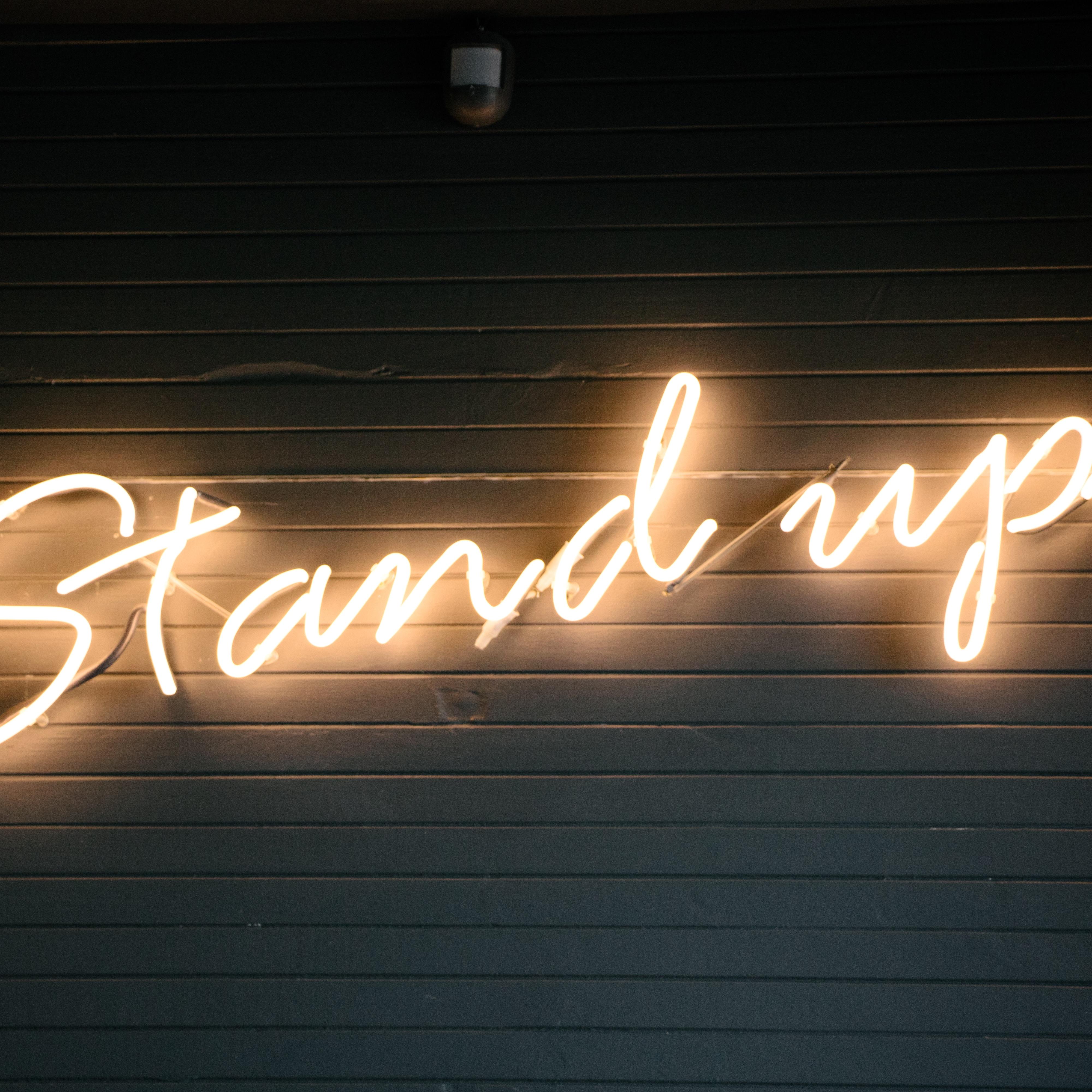 Stand up Schriftzug © Lois Smit on Unsplash