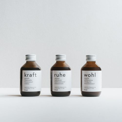 Wildkräuterauszüge / Oxymels Kraft Ruhe Wohl © kruut